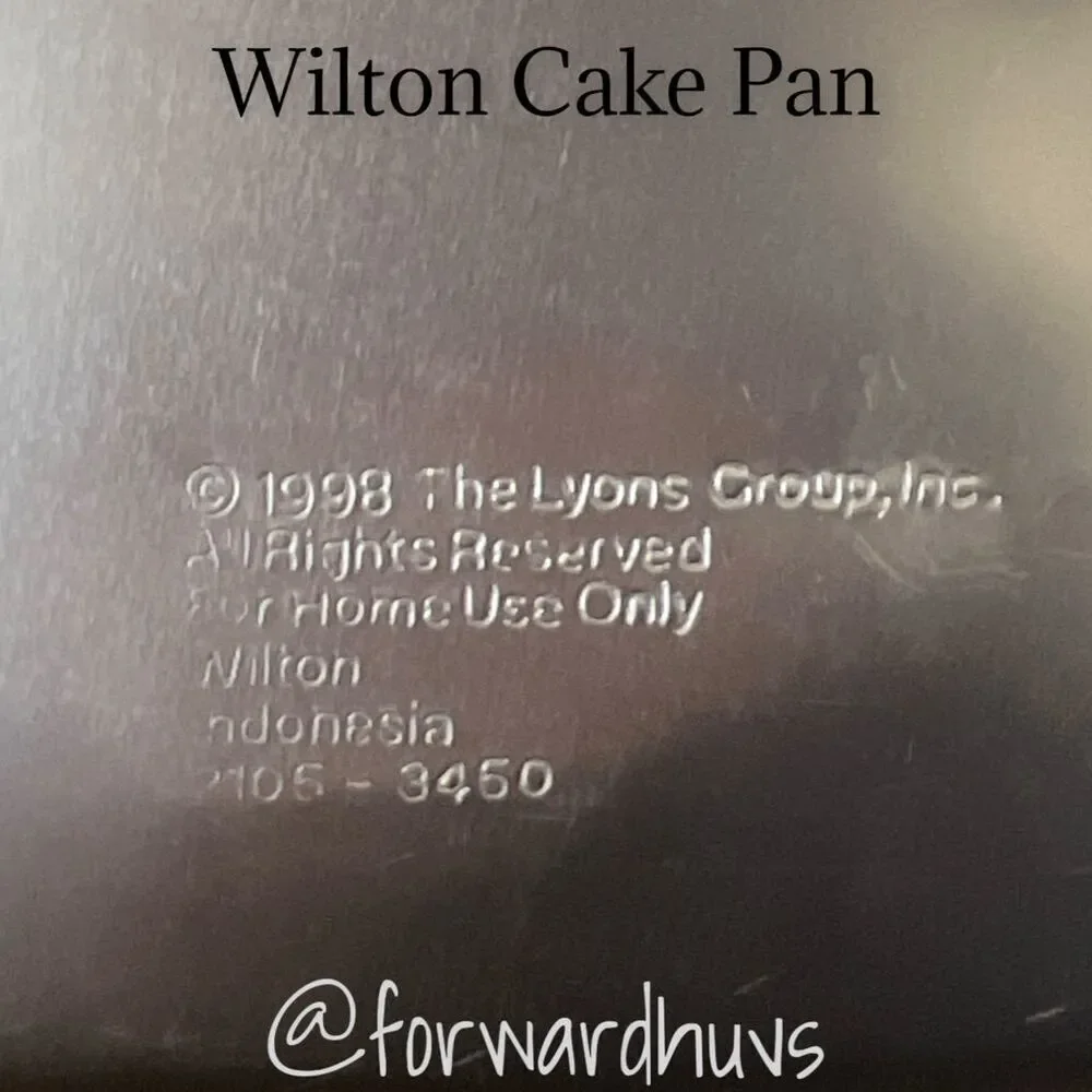 Vintage 1998 Wilton Barney Collectable Baking Cake Pan